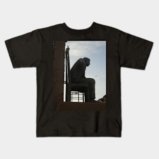 Charles Rennie Mackintosh Statue (4) Kids T-Shirt